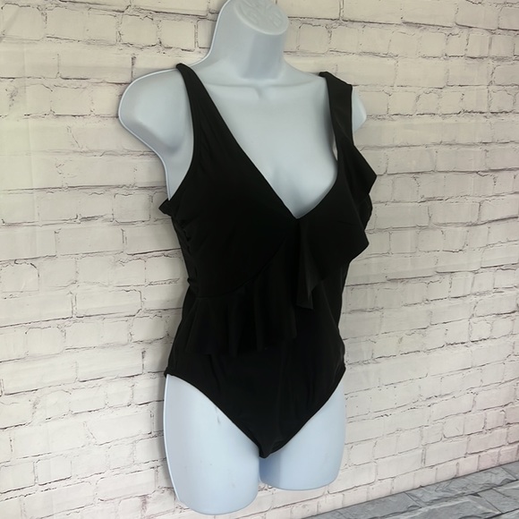 Kona sol asymmetrical ruffle high coverage black one piece swimsuit - Picture 3 of 8
